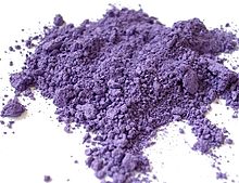 Synteettinen ultramariininvioletti.  
