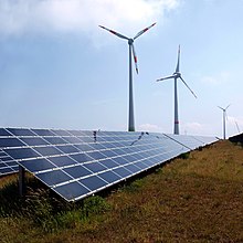 The integration of solar power and wind energy also requires new thinking: for example, load control on the consumer side and greater use of smart grids can make electricity demand more flexible.