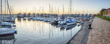 Where ships such as those of the 1st Minesweeper Squadron, the 3rd Fast Boat Squadron and the Fleet Service Squadron were once stationed at the Mürwik naval base, water houses and a marina now adorn the new Sonwik district. (2015)