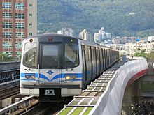 Et metrotog nær Beitou  