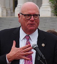 Ocasio-Cortez a candidat împotriva lui Joe Crowley, aflat în funcție de douăzeci de ani  