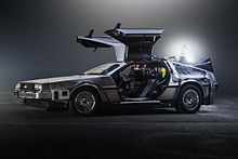 Mașină a timpului (DeLorean)