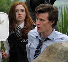 Matt Smith som den ellevte doktor, med Karen Gillan som Amy Pond (2009)  