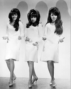 The Ronettes în 1966