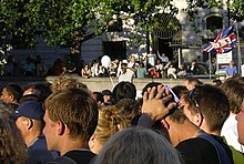 Folk var tavse i to minutter på Trafalgar Square om aftenen den 14. juli 2005 for at tænke på bombeattentaterne  