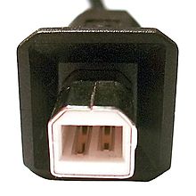Zástrčka USB-B plné velikosti