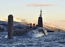 HMS Vanguard, un submarino nuclear de la Royal Navy, en la Base Naval de Su Majestad en Clyde, Faslane  
