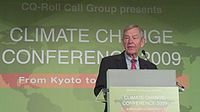 Voinovich spricht über die globale Erwärmung in Kyoto, Japan, 2009