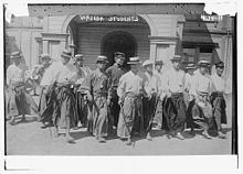 Studenti Waseda University v roce 1916  