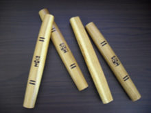 Quatre morceaux de yut sticks