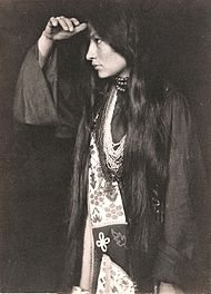 Zitkala-Sa, un autore del West Dakot.